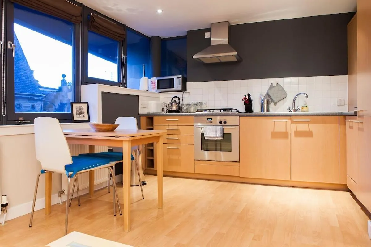 Bright & Stylish West End Apartment Edinburgh