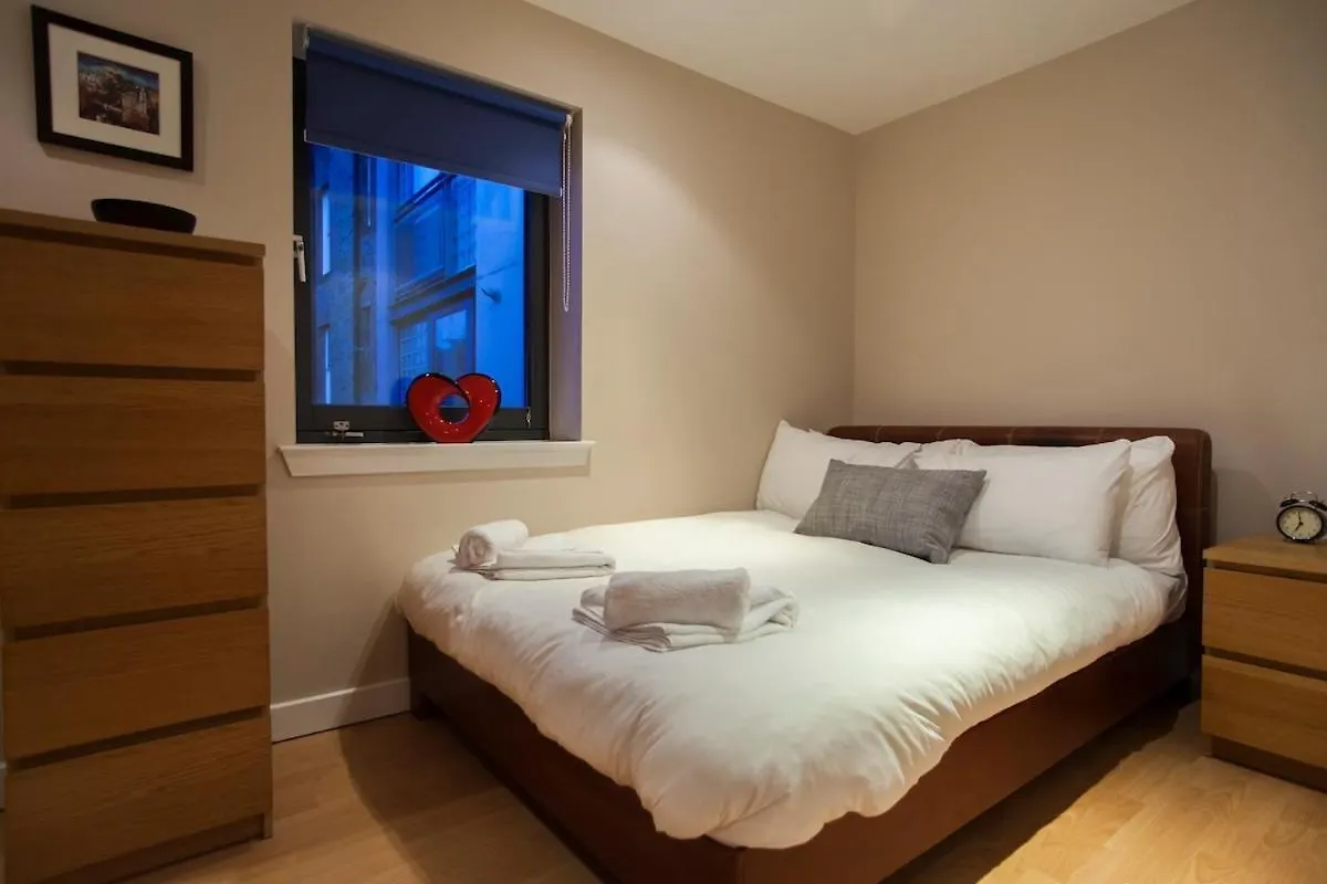 Bright & Stylish West End Apartment Edinburgh