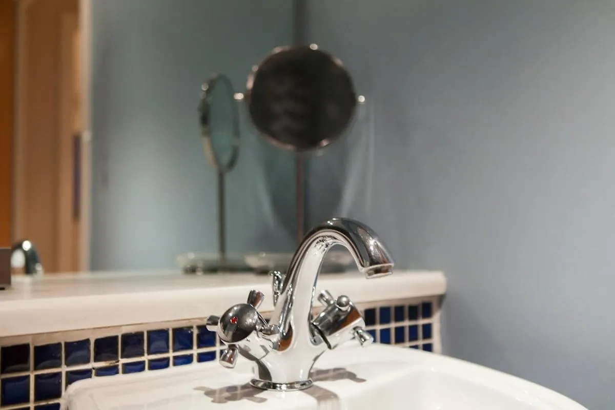 Bright & Stylish West End Apartment Edinburgh