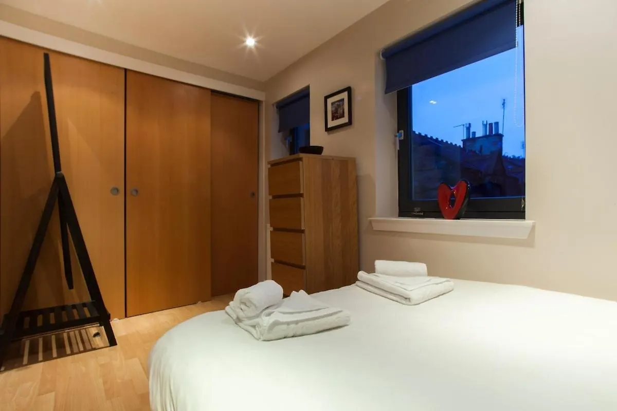 Bright & Stylish West End Apartment Edinburgh