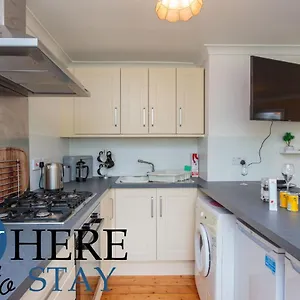  Appartement Lovely By The Hillwood Park-free Parking
